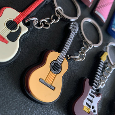 Llavero Guitarra de Silicona - Accesorio Musical Versátil - Image 37