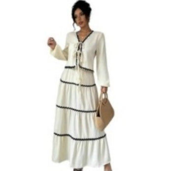 Conjunto Elegante con Blusa de Encaje y Falda Plisada con Mangas Farol - Image 5