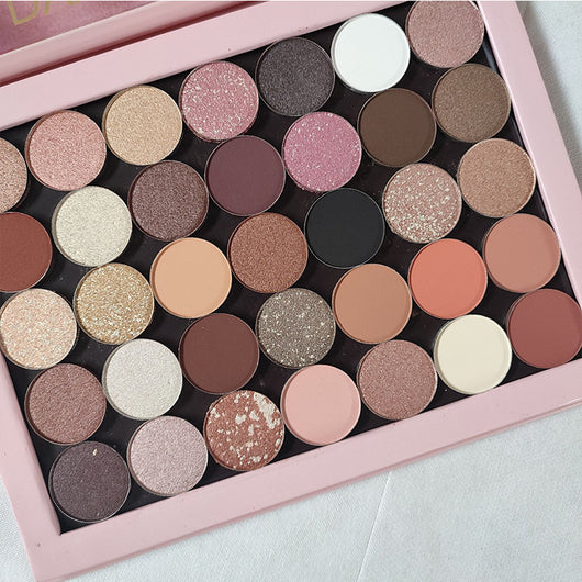 Paleta de Sombras Magnética con Acabado Mate y Brillo Resistente al Sudor - Image 7