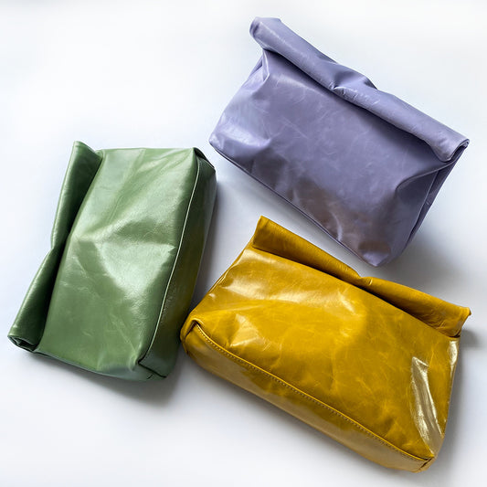 Cartera de Cuero con Solapa Baguette - Elegancia y Funcionalidad