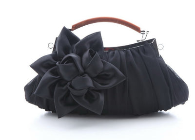 Bolso de Noche Satinado con Flor - Clutch Elegante para Mujer - Image 11
