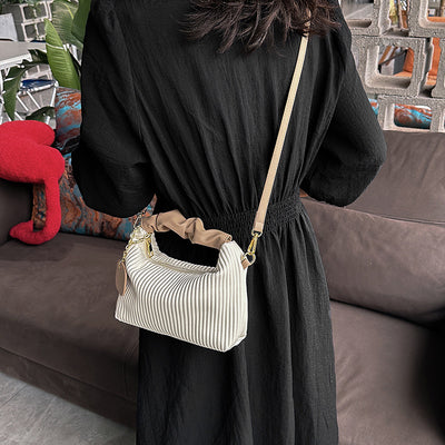 Bolsa Crossbody de Cuero PU con Pliegues Cloud - Elegante y Versátil - Image 8