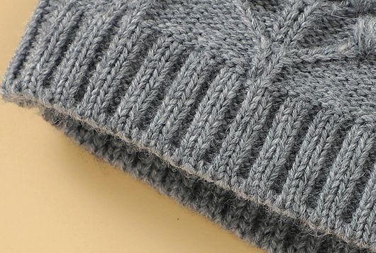 Romper Tejido a Mano en Lana Merino con Diseño de Burbujas Triangulares - Image 14