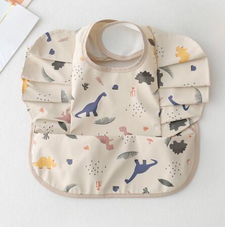 Babero Impermeable con Bolsillo Alas de Ángel para Bebé - Image 16