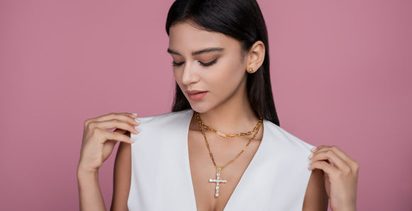 Collar de Plata con Moissanita: Joya Minimalista Elegante Chapada en Oro
