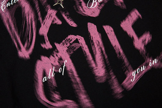Playera Manga Larga Hip Hop con Letras Fuzzy y Cadena para Hombre - Image 28