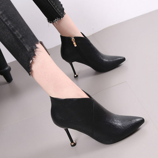 Botas Stiletto Punta Afilada Estilo Británico en Nude - Image 16
