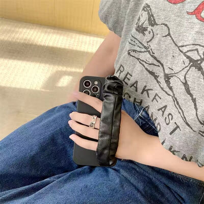 Funda de Cuero para Teléfono con Correa de Muñeca - Image 7