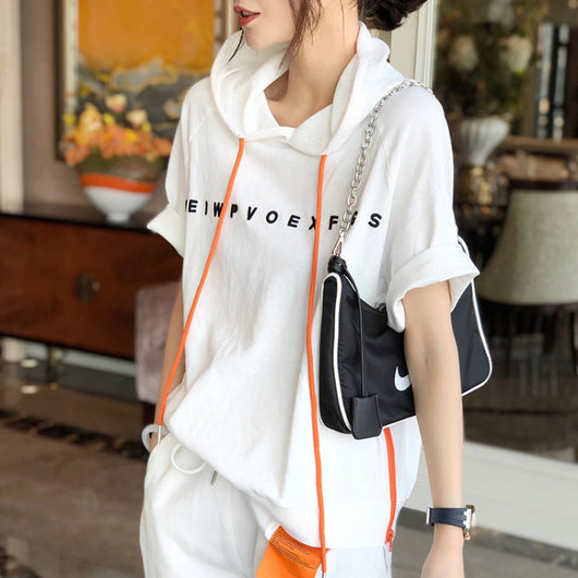 Playera Suelta con Capucha y Mangas Cortas para Mujer - Image 7
