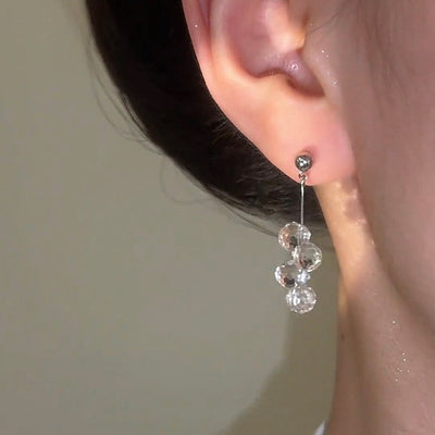 Aretes de Cristal con Borla Plateada - Diseño Minimalista y Elegante - Image 3