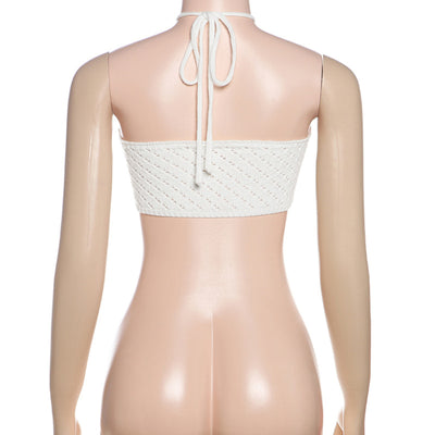 Camiseta Tejida con Escote Halter y Detalles Recortados en Encaje - Image 12