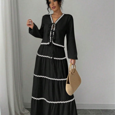 Conjunto Elegante con Blusa de Encaje y Falda Plisada con Mangas Farol - Image 8