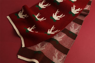 Bufanda Tejida Roja con Estampado de Reno y Copos de Nieve - Image 30