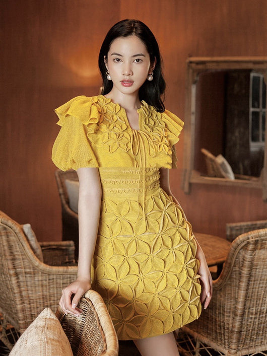 Vestido Amarillo de Verano con Diseño 3D de Pétalos - Image 2