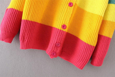 Suéter de Rayas Arcoíris con Letras del Alfabeto - Image 6