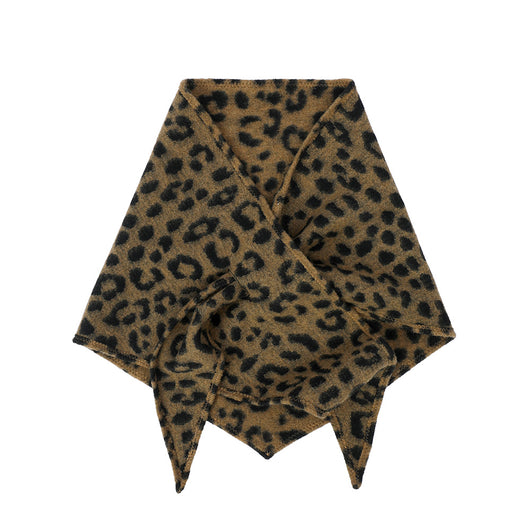 Chal Triangular Reversible con Estampado Leopardo - Colección Otoño Invierno - Image 5
