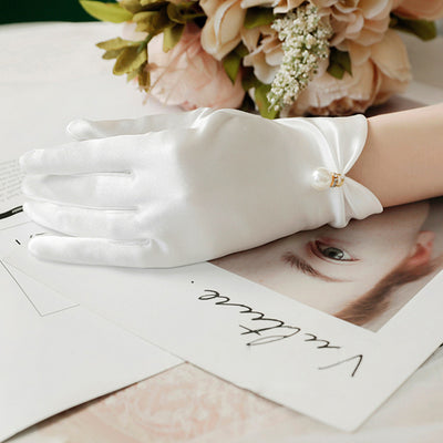 Guantes de Novia Cortos Estilo Audrey Hepburn con Perlas y Satén - Image 4