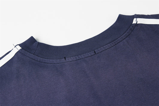 Playera Casual con Parche de Letras Bordadas para Hombre - Image 16