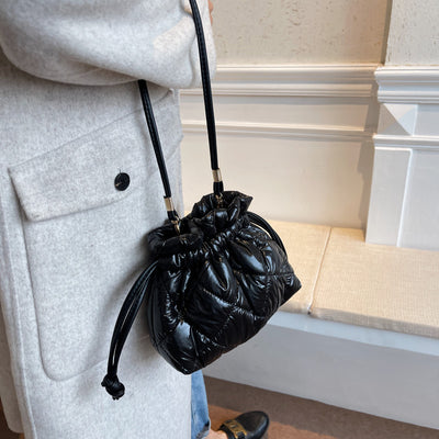 Bolsa para Mujer con Costura Personalizada en Color Sólido - Image 26