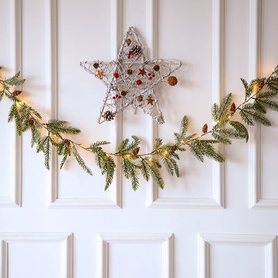 Lámpara de Pared LED con Decoración de Rattan y Agujas de Pino para Navidad - Image 4
