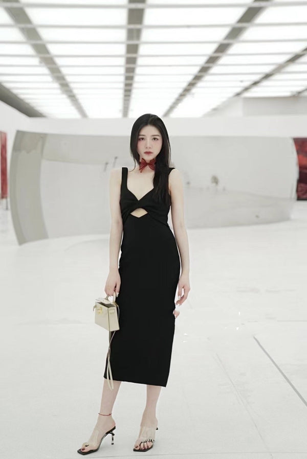Vestido Largo Hueco Negro y Blanco con Tirantes Ajustables