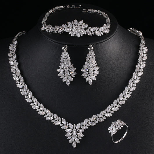 Conjunto de Aretes de Novia con Circonita y Borla Elegante - Image 10