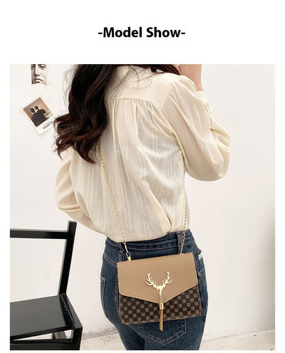 Bolso Crossbody Cuadrado Pequeño con Cadena y Detalle de Borla - Diseño Bicolor Elegante - Image 13