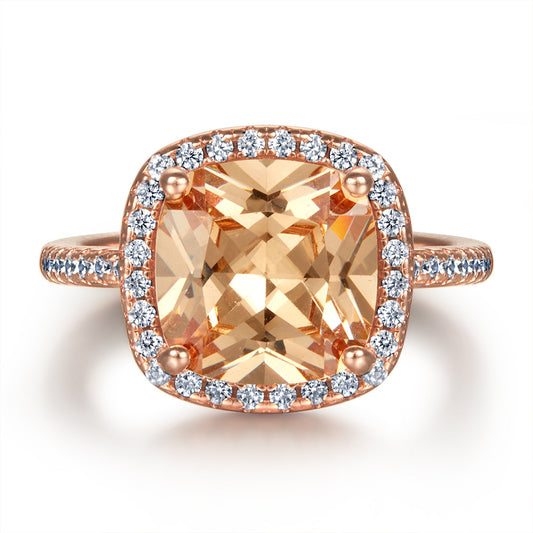 Anillo de Boda Oro Rosa con Diseño Minimalista y Detalle Exagerado de Rosa