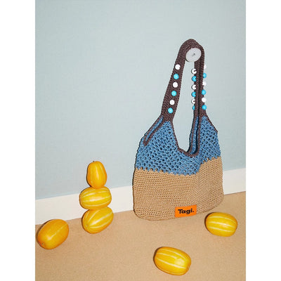 Bolsa Tejida Artesanal con Cuentas de Madera - Diseño Bicolor para Hombro - Image 4