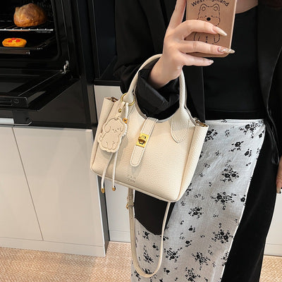 Bolsa Mensajera de Moda Estilo Bucket - Portátil y Versátil - Image 21