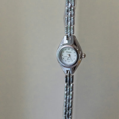 Reloj Retro Casual Ojo de Caballo con Detalles de Cobre - Image 8