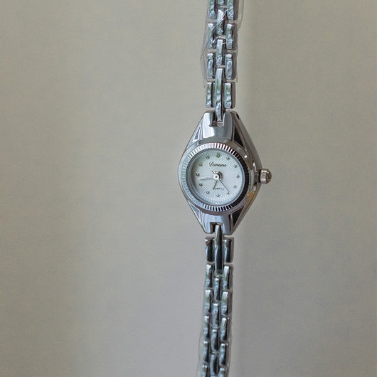Reloj Retro Casual Ojo de Caballo con Detalles de Cobre - Image 8
