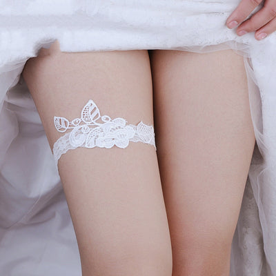 Aro de Muslo de Encaje Blanco Estilo Princesa - Image 3