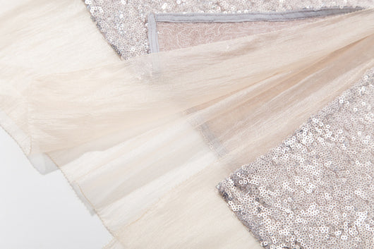 Falda Elegante con Detalles de Lentejuelas y Abertura Trasera - Image 15