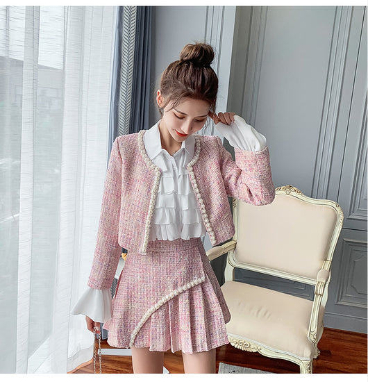 Conjunto Elegante de Chaqueta Tweed y Blusa Plisada para Mujer - Image 10