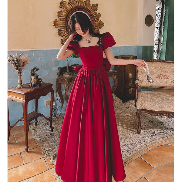 Vestido de Satén Rojo Vino para Compromisos - Elegancia Francesa Diaria