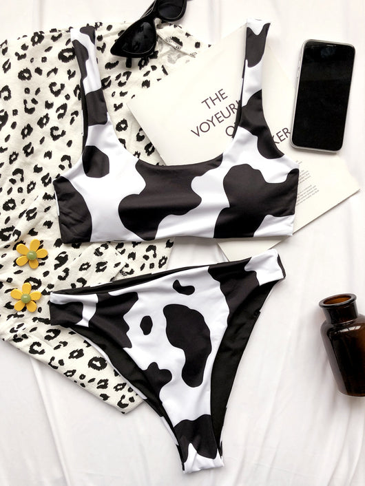 Bikini Estampado Vaca - Traje de Baño Trendy para Playa - Image 10