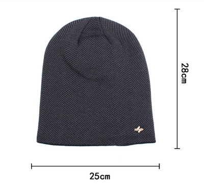 Gorro de Lana Tejido con Etiqueta Iron Label - Calidez y Estilo - Image 4
