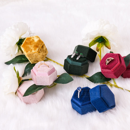 Caja de Terciopelo Hexagonal para Joyas Premium