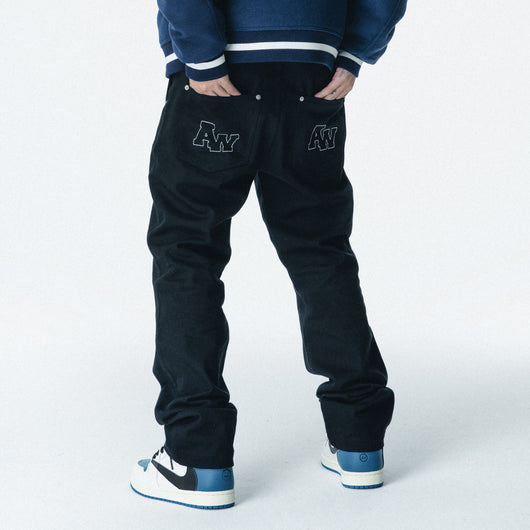 Pantalones Casuales con Letras Bordadas y Detalles Contrastantes - Image 10
