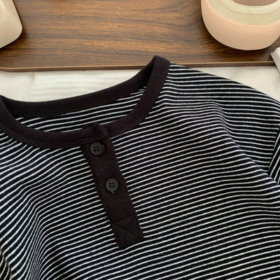 Remera Básica con Abertura Lateral y Rayas - Image 15