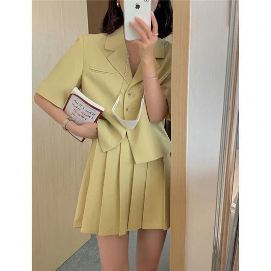 Blazer Corto Plisado con Falda - Elegancia y Temperamento - Image 7