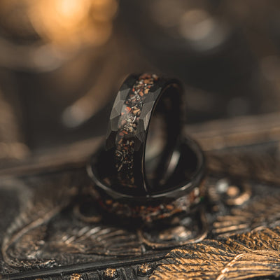Anillo de Acero Tungsteno 8mm Negro Patrón Martillado - Image 9