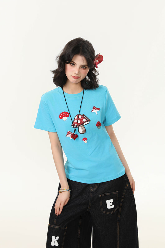 Camiseta Cuello Redondo Manga Corta con Bordado de Hongos para Mujer - Image 19