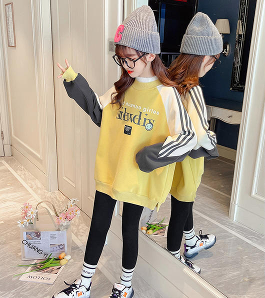 Suéter Holgado para Niña con Letras de Terciopelo - Image 10