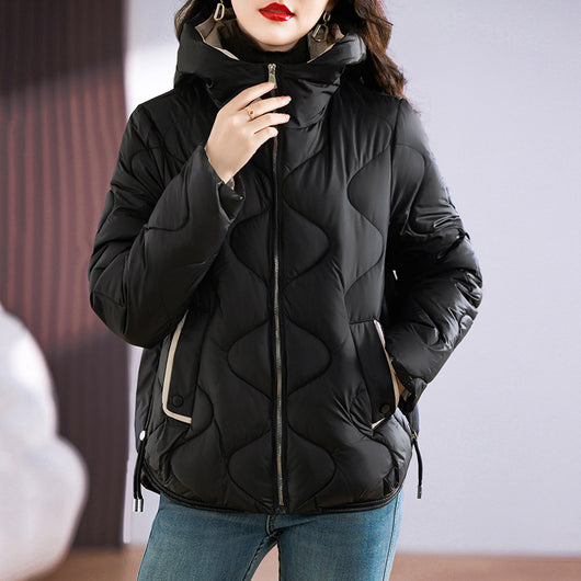Abrigo Acolchado Estilo Occidental con Capucha para Mujer - Diseño Slim Fit - Image 6