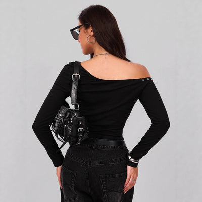 Camiseta Slim Fit con Cuello Oblicuo y Cinta Metálica Decorativa - Image 5