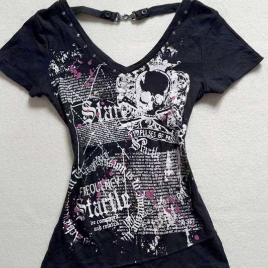 Camiseta Retro Americana Ajustada con Remaches y Cuello en V