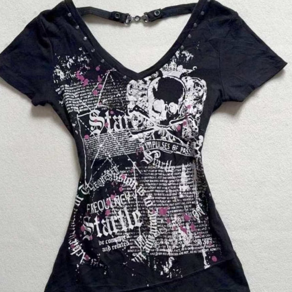 Camiseta Retro Americana Ajustada con Remaches y Cuello en V
