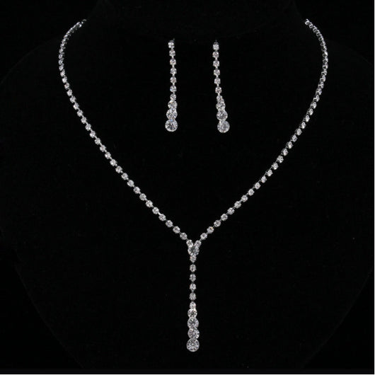Conjunto de Joyería Nupcial Elegante con Cristales Brillantes - Collar y Aretes - Image 4